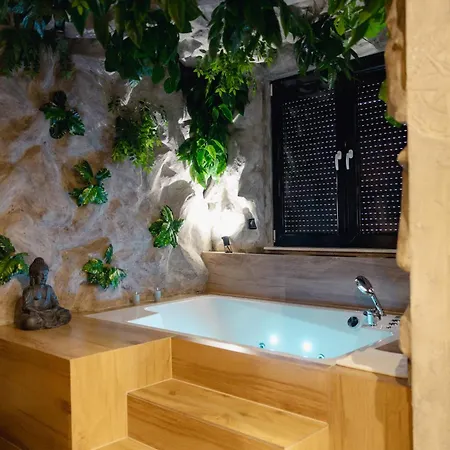 Navigator Luxury & Jacuzzi *